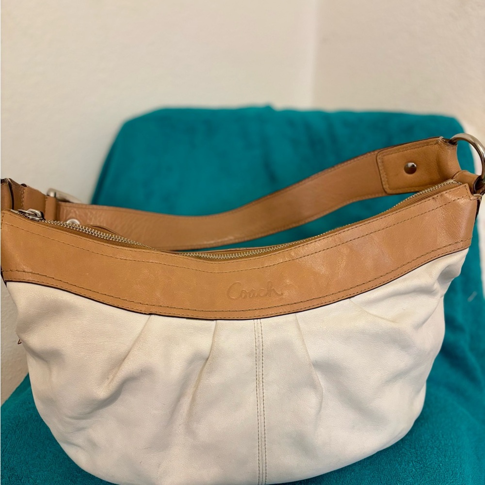 Coach Cream and Tan Leather Shoulder Bag